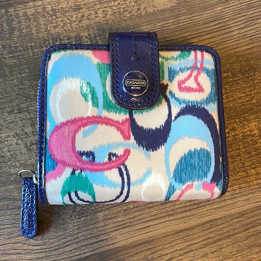 Coach Poppy wallet NWOT